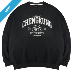 【2025新品上市】NCKU立體電繡落肩大學T_經典黑